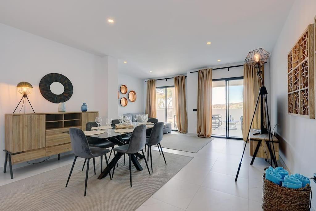 Luxurious At Hills With Stunning Views Appartement *